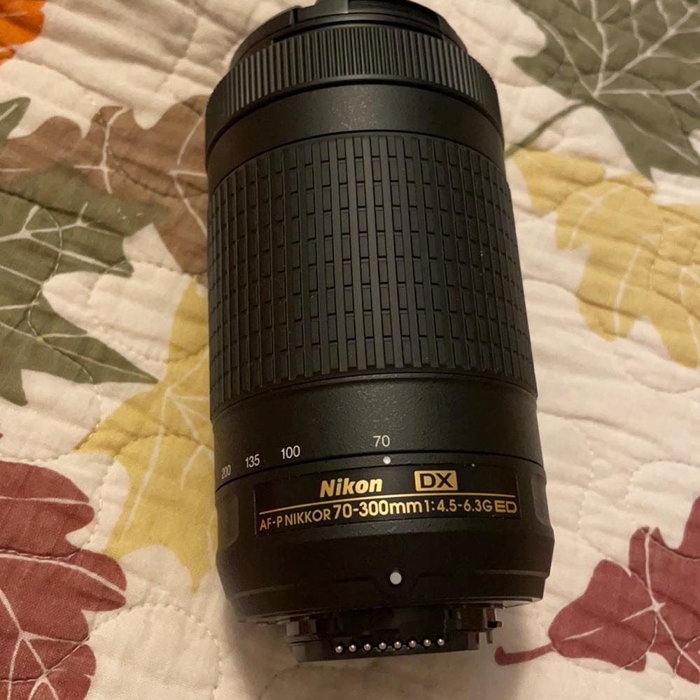 Nikon 70-300 mm zoom lens
